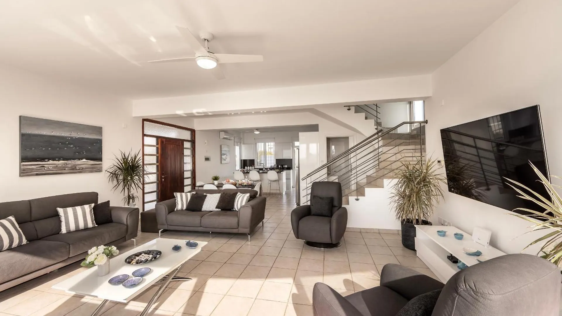 Faros Seaside Villa Larnaca contacts